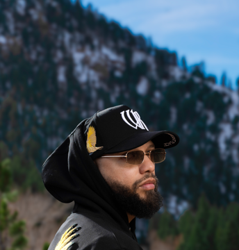 Winners Pace Trucker (Black & White)